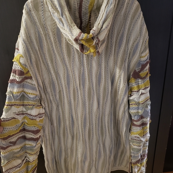 Coogi sweater with hood & doubled sided pocket - Picture 8 of 12